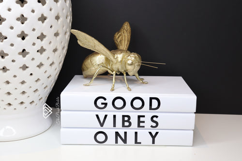 Good Vibes Only books , Blank notebooks  , Trendy Coffee table  book decor , Book stack decor , Interior design books , Bookshelf styling , Display Fashion books , designer books , Ornamental Blank journals for decoration  , Modern shelf decor , travel agent decor , theposhbible  , Holiday books , Chanel tom ford Gucci book gift
